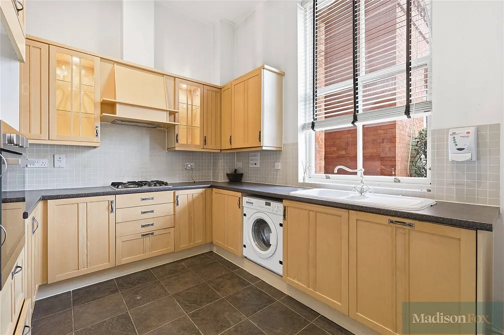 Flat Richmond Drive in Greater London