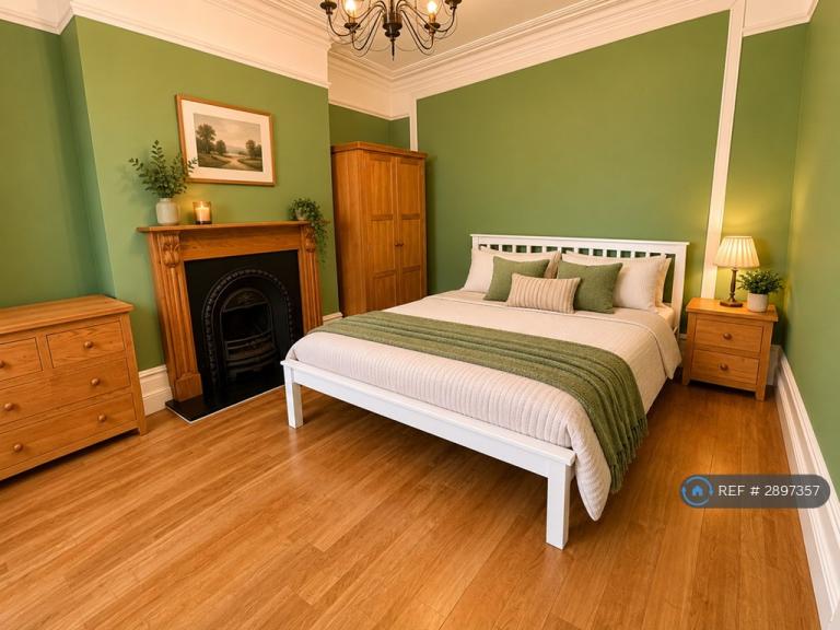 Room Festing Grove in Portsmouth