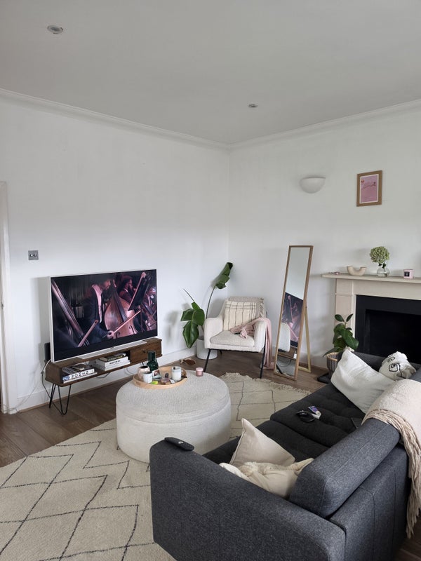 Room Sinclair Road in Greater London