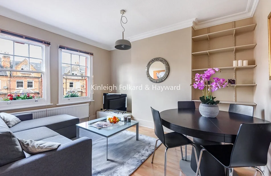 Flat Fairfax Road in Greater London