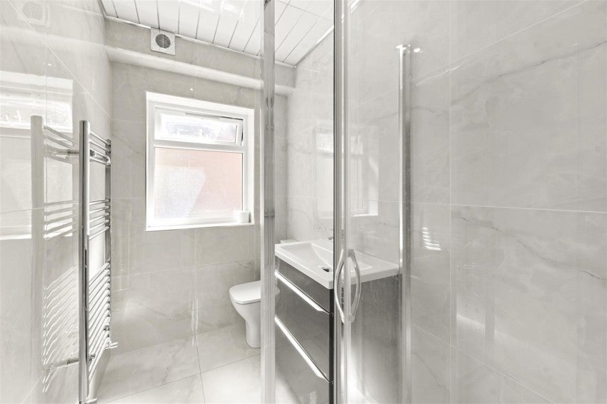 Flat Ashton Lane in Trafford