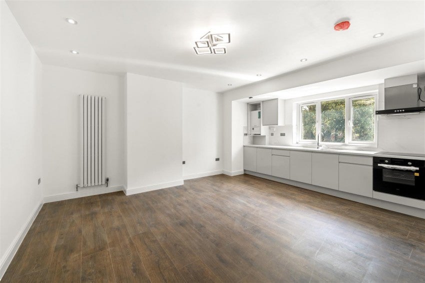 Flat Ashton Lane in Trafford