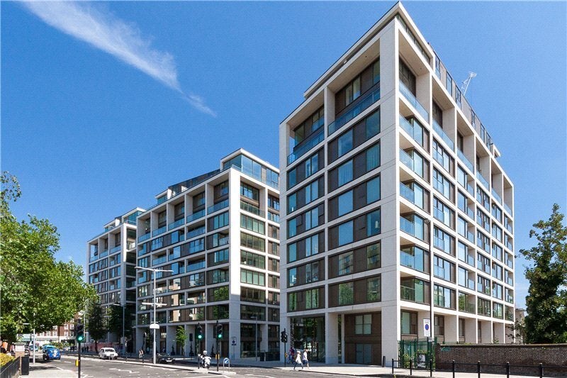Flat Russell Road in Greater London
