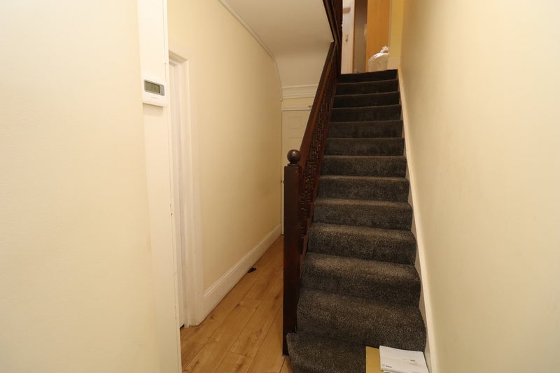 Room Connaught Road in Greater London