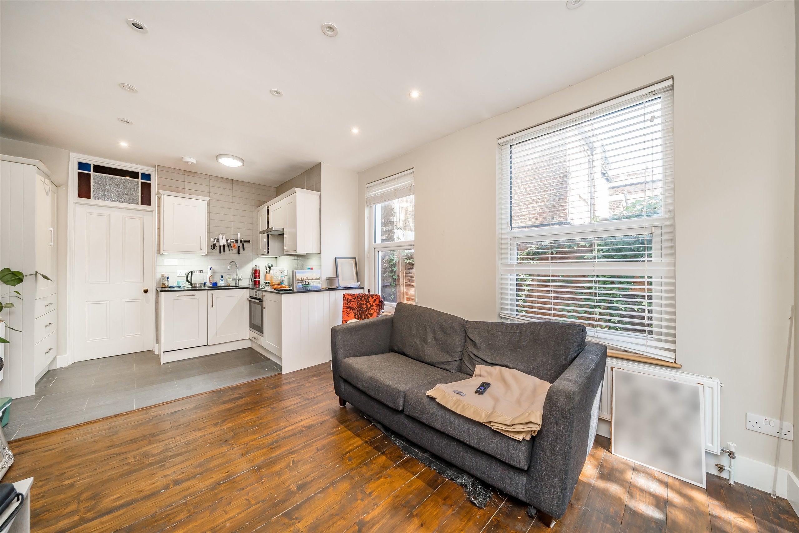 Flat Glengall Road in Greater London