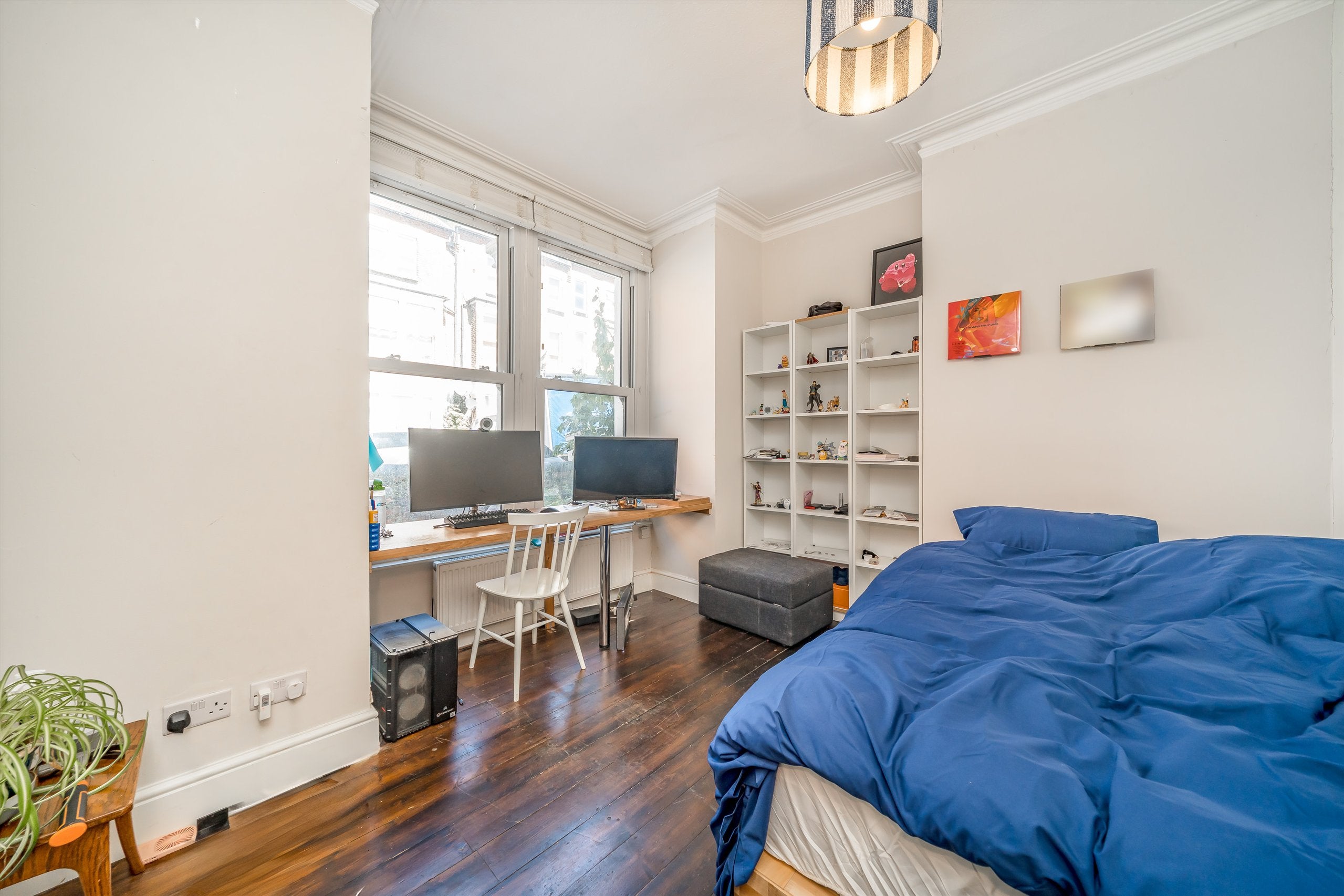 Flat Glengall Road in Greater London
