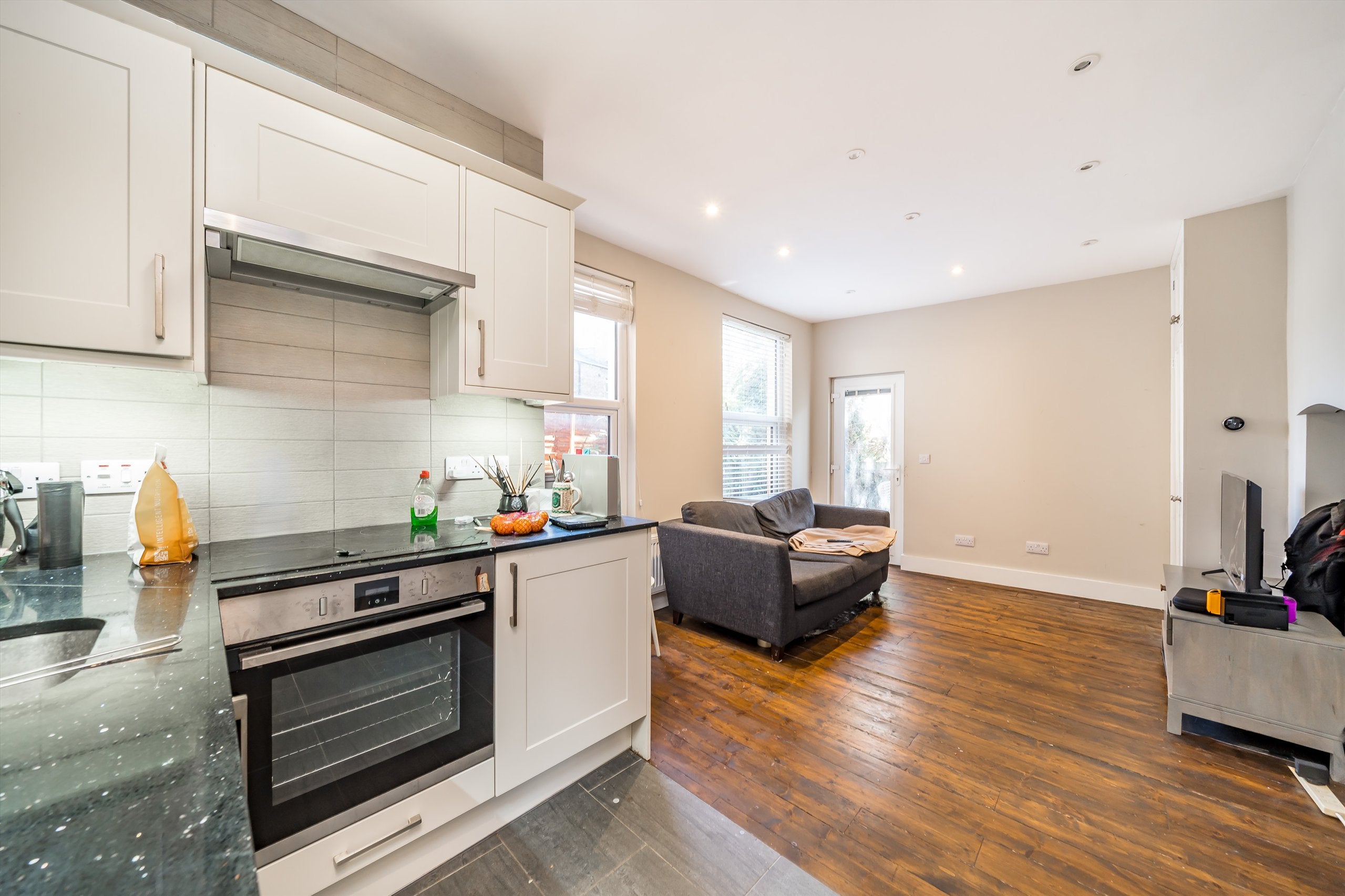 Flat Glengall Road in Greater London