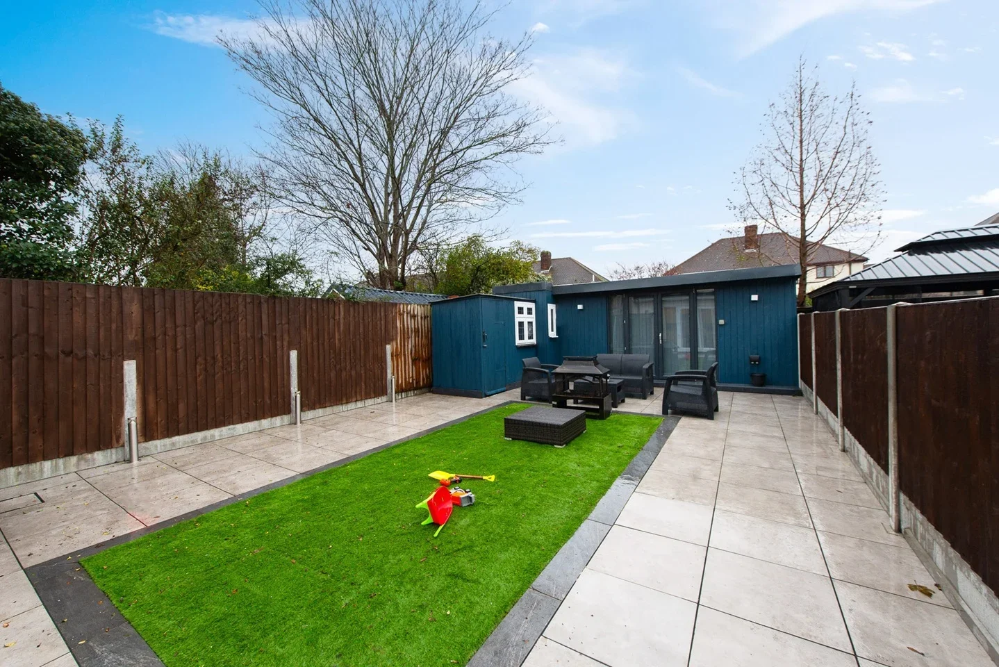 House Windermere Avenue in Greater London