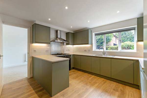 House Bewdley Close in St Albans