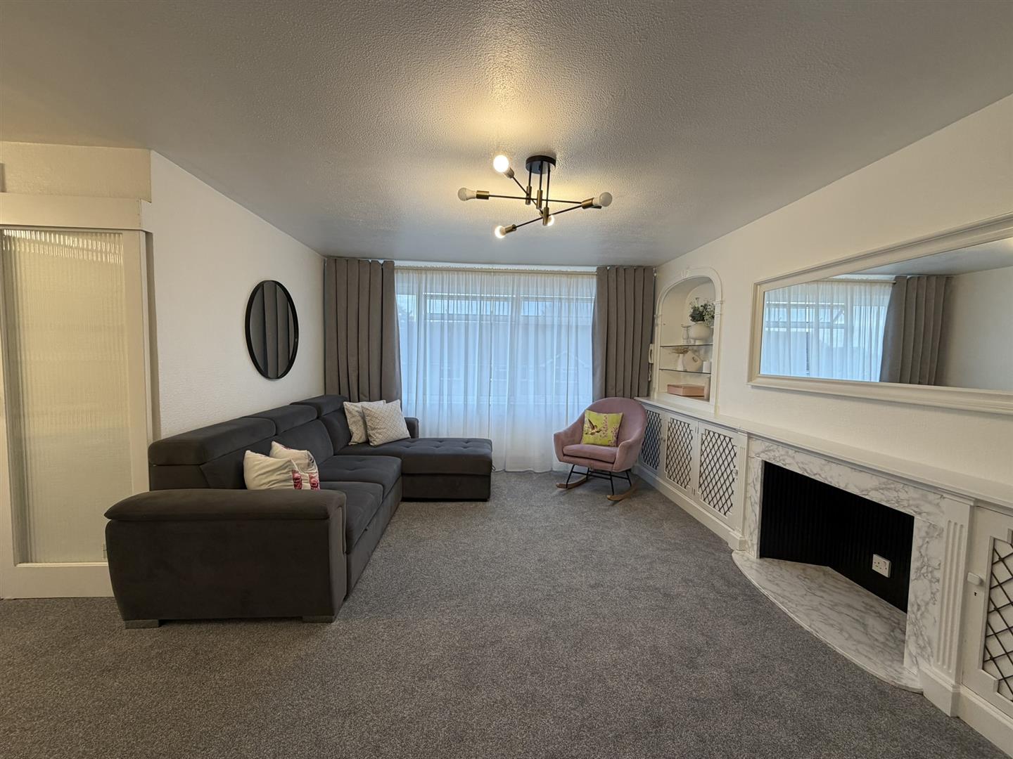 Flat Beech Tree Close in Greater London