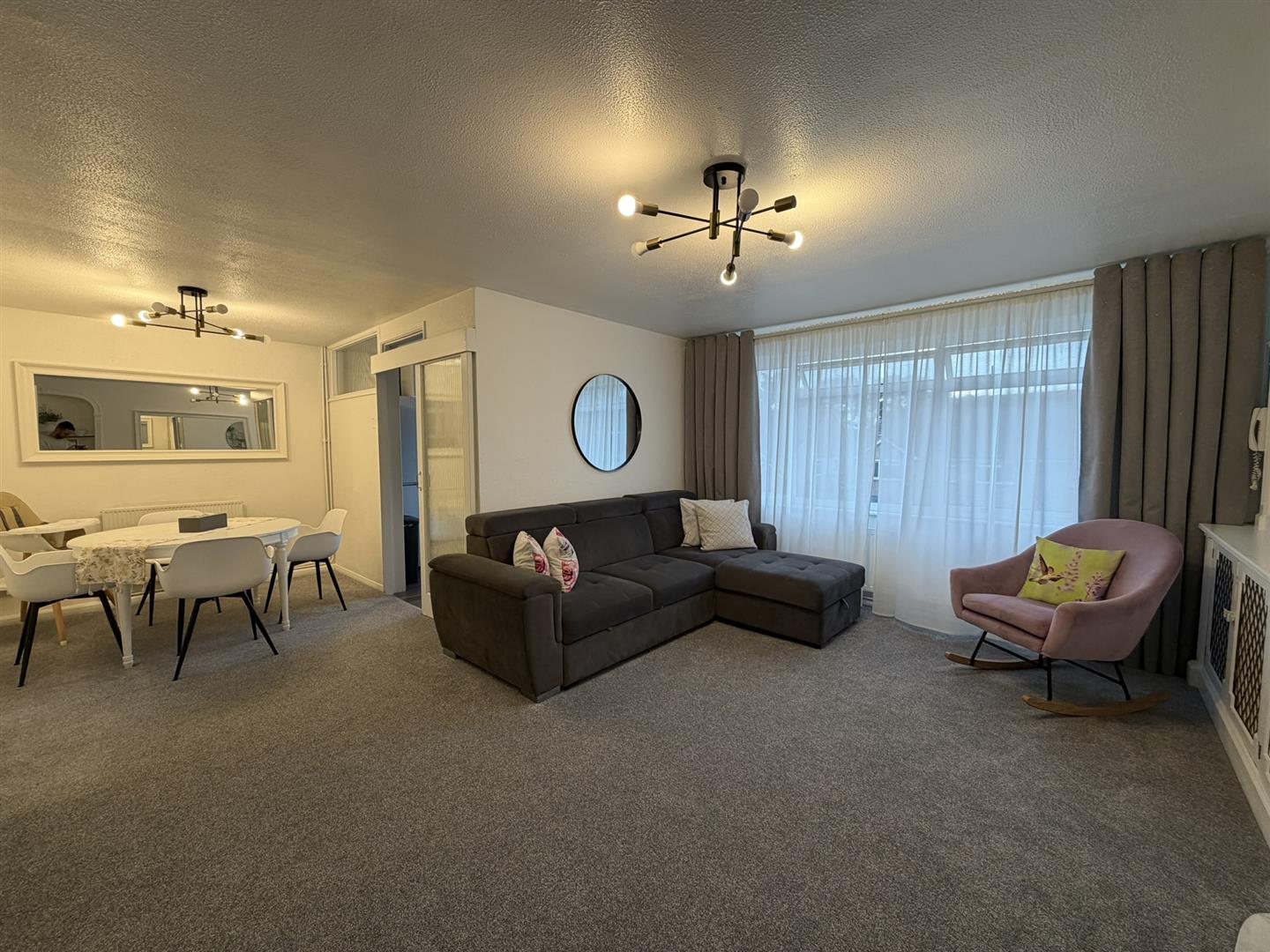 Flat Beech Tree Close in Greater London