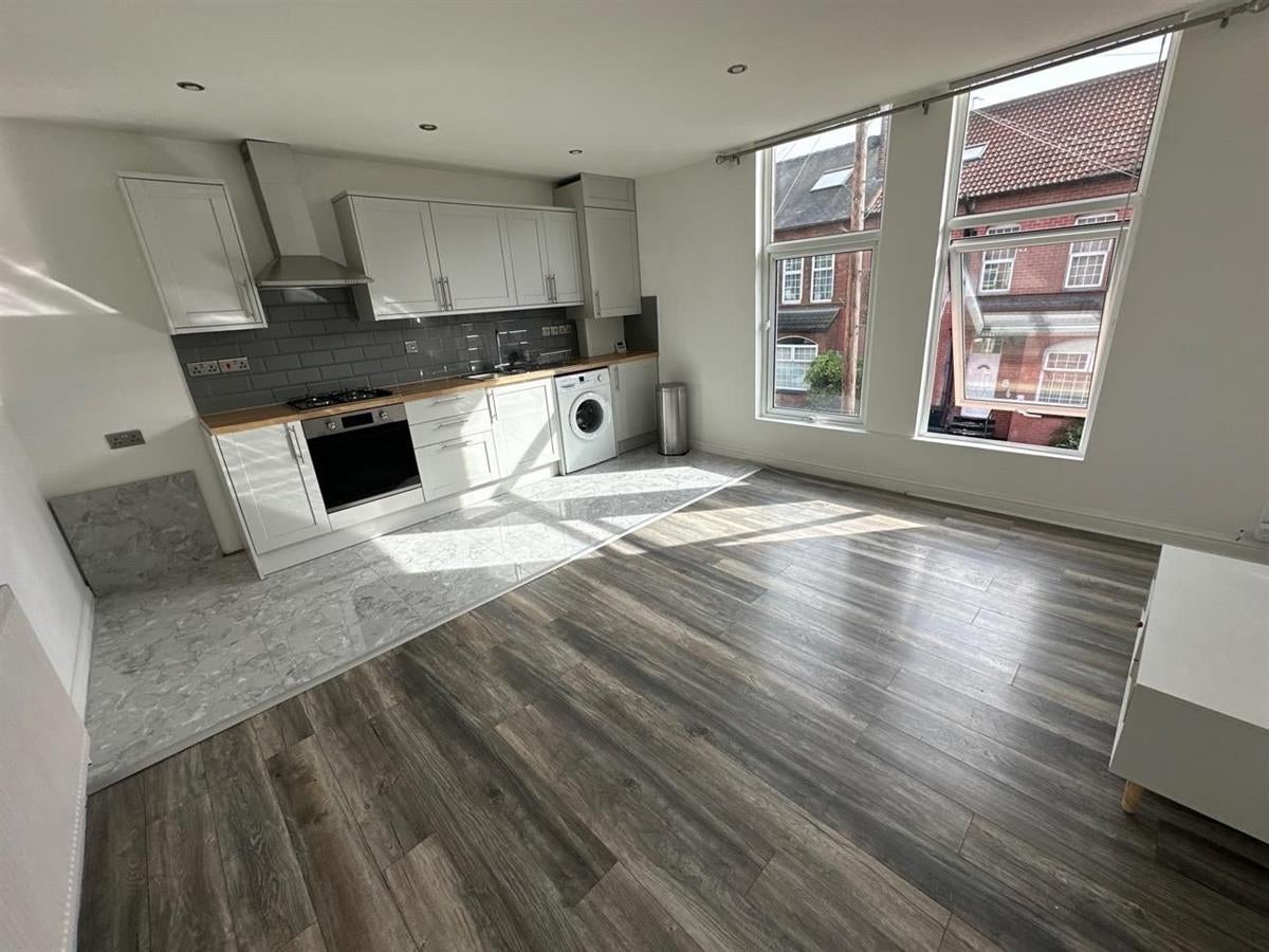 Flat Elford Grove in Leeds
