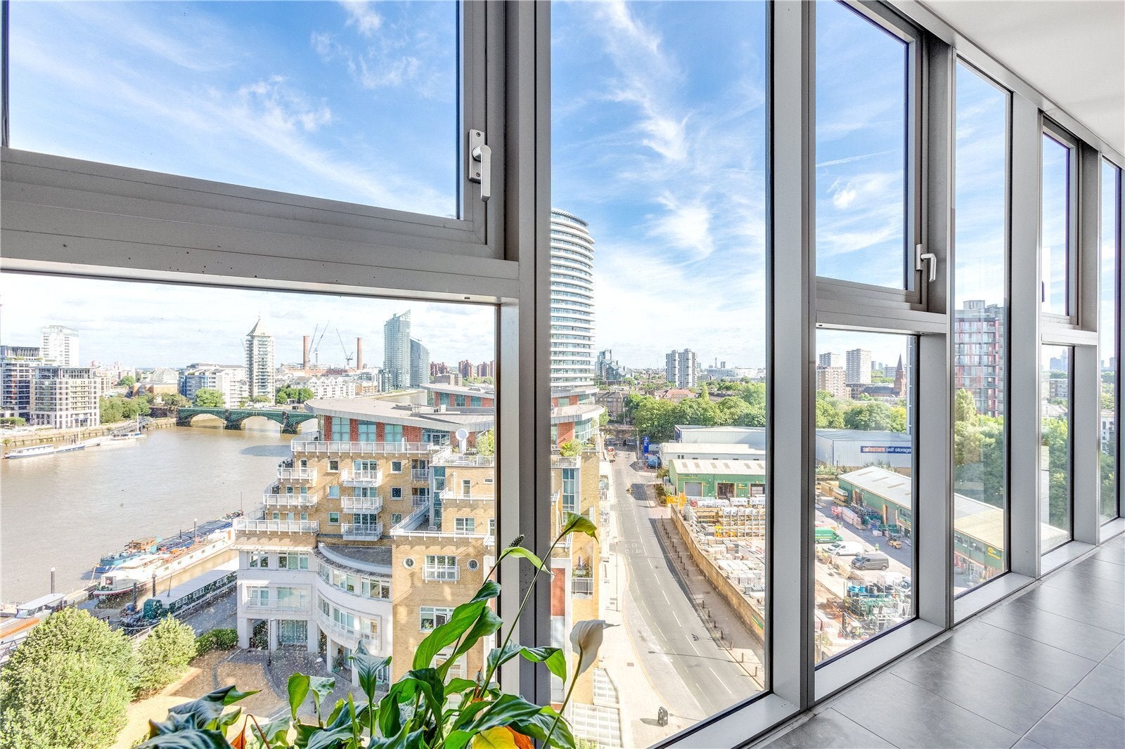 Flat Bridges Court in Greater London
