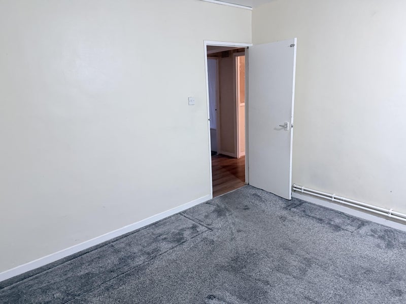 Flat Stewart Street in Greater London