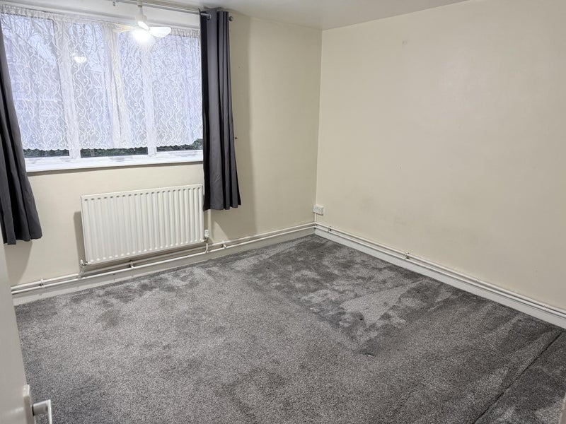 Flat Stewart Street in Greater London