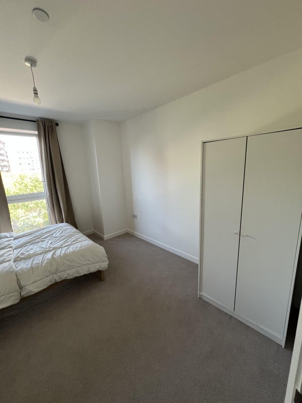 Room West Parkside in Greater London