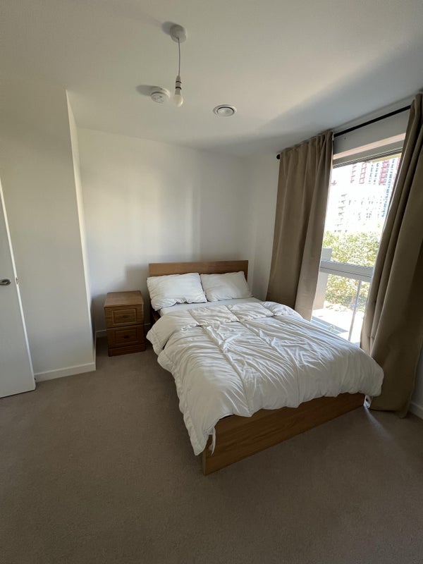 Room West Parkside in Greater London