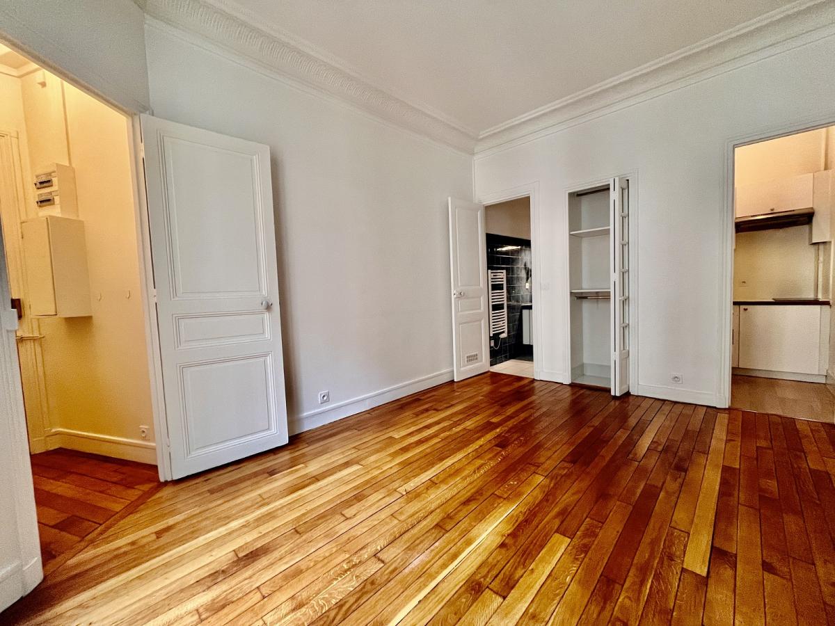 Flat Rue de la Terrasse in Paris