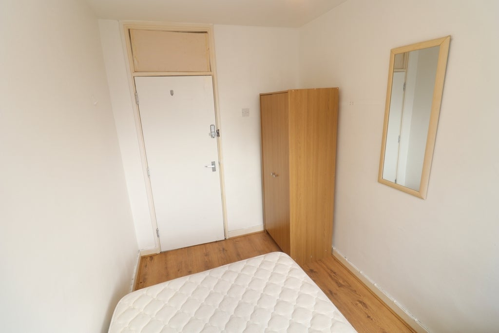 Room Globe Road in Greater London