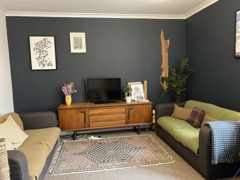 Flat Errol Gardens in Glasgow