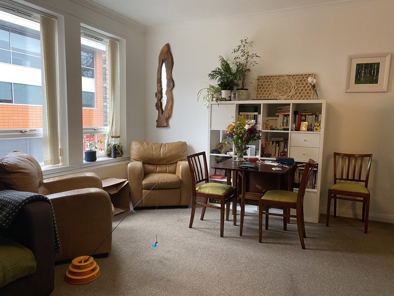Flat Errol Gardens in Glasgow