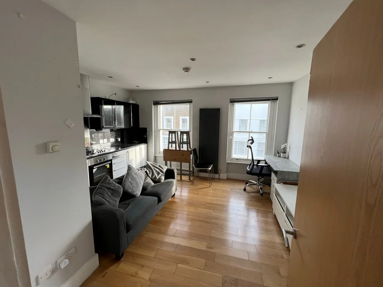 Flat Devonia Road in Greater London