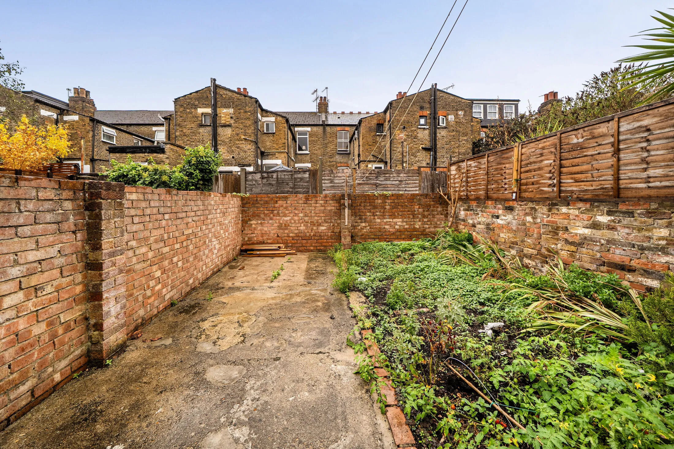 House Oaklands Road in Greater London