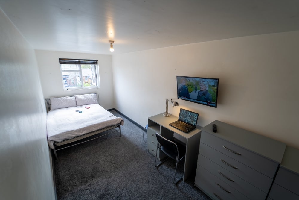 Flat Vicarage Road in Birmingham