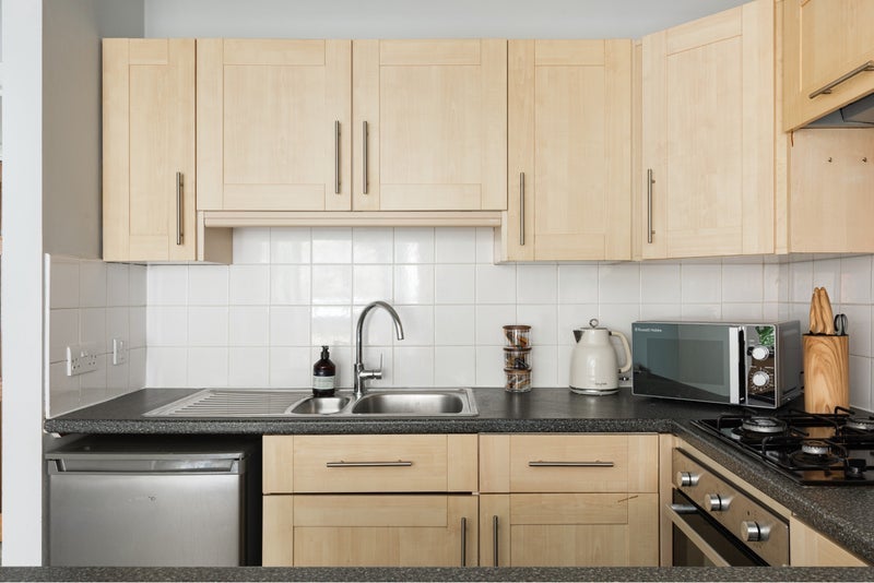 Flat Coldharbour Lane in Greater London