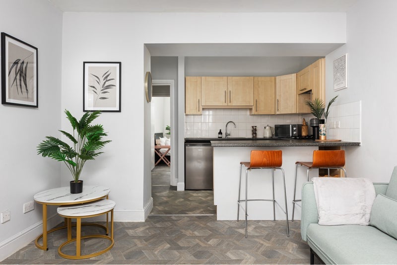 Flat Coldharbour Lane in Greater London