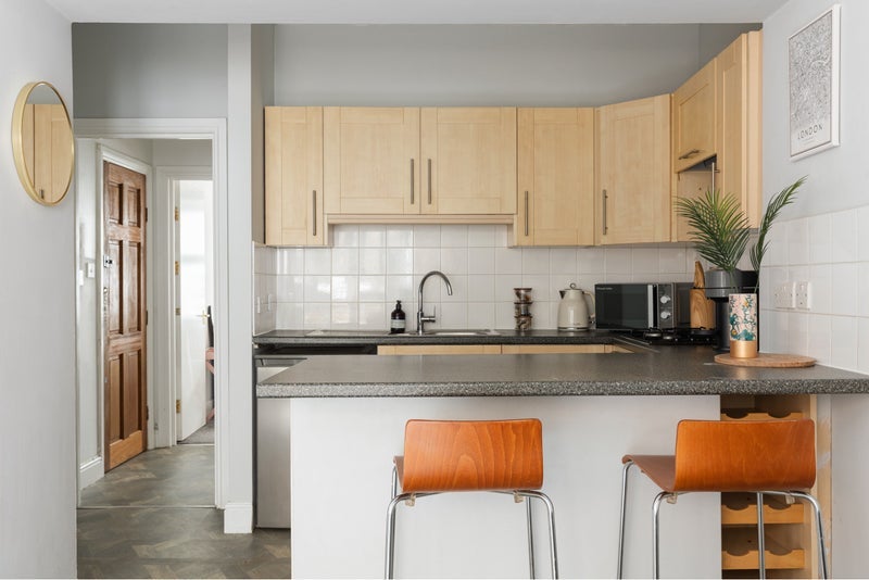 Flat Coldharbour Lane in Greater London