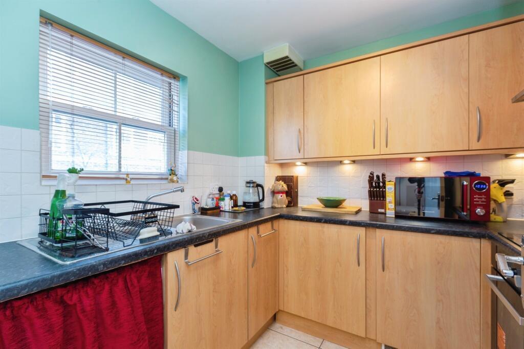 Flat Trenchard Street in Fairford Leys