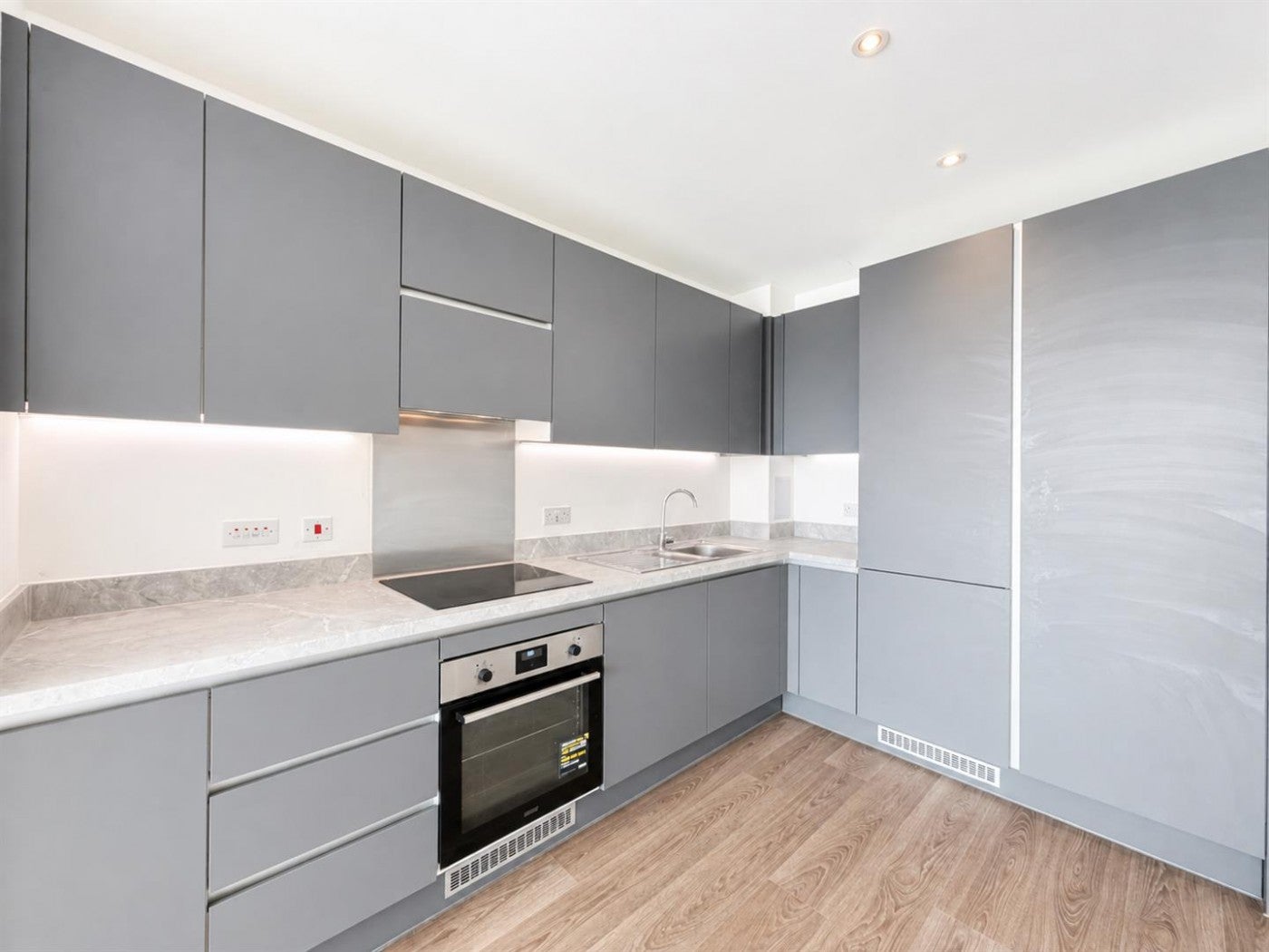 Flat New Road in Greater London