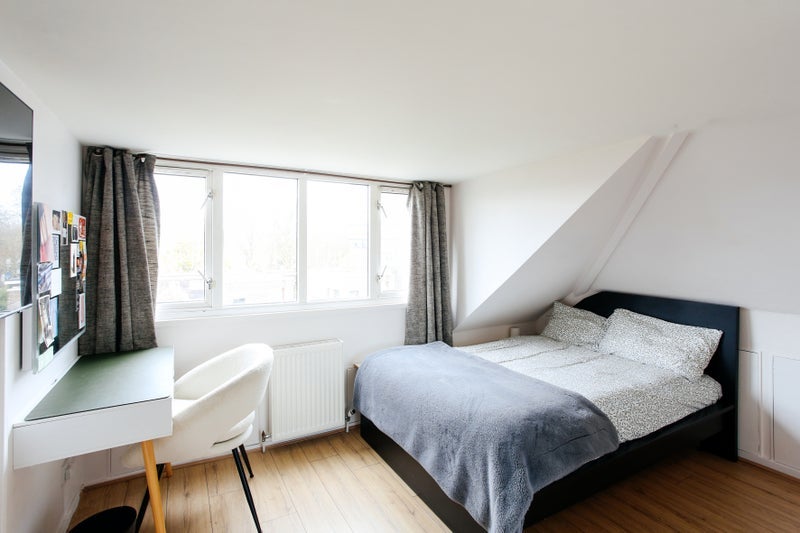 Room Hungerford Road in Greater London