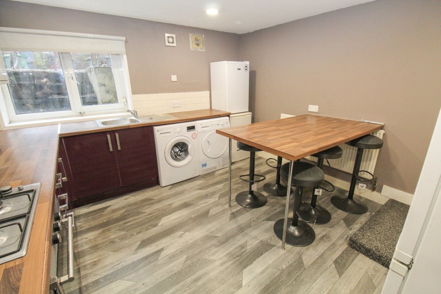 Room Claremont Avenue in Leeds
