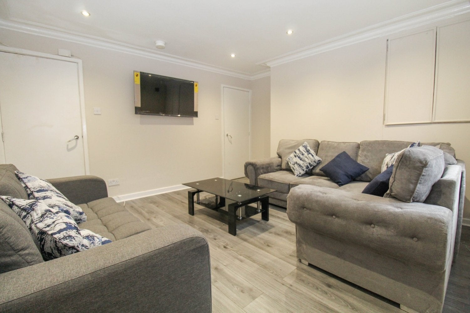 Room Claremont Avenue in Leeds