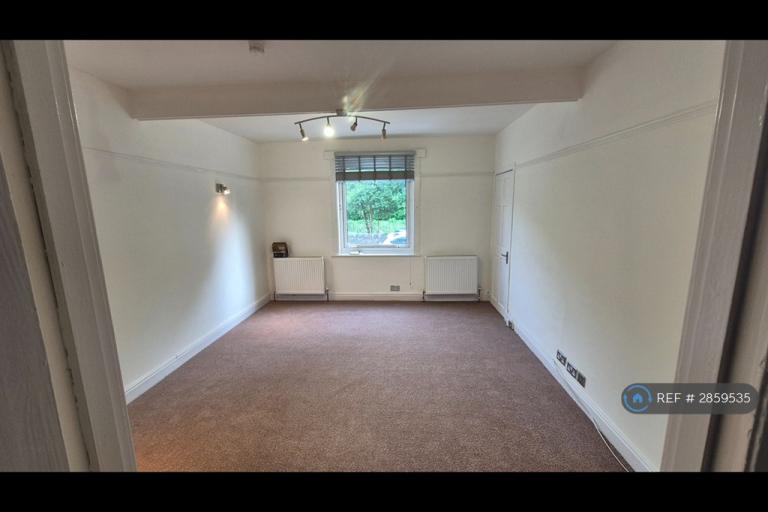 Flat Portpatrick Road in Old Kilpatrick