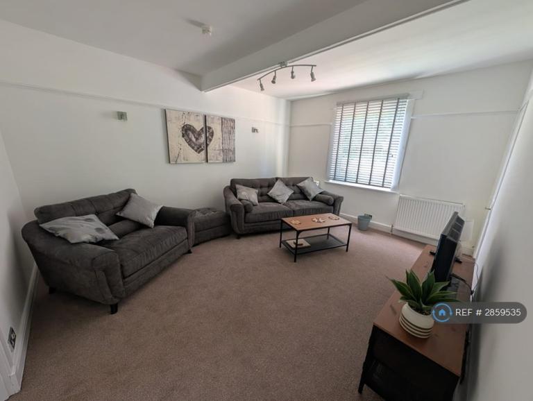 Flat Portpatrick Road in Old Kilpatrick