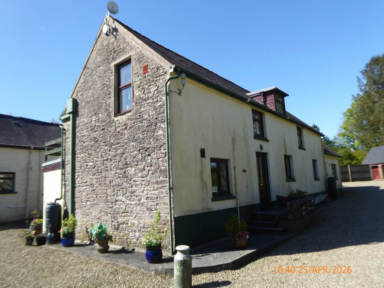 Flat Hydfron Close in Llanddowror