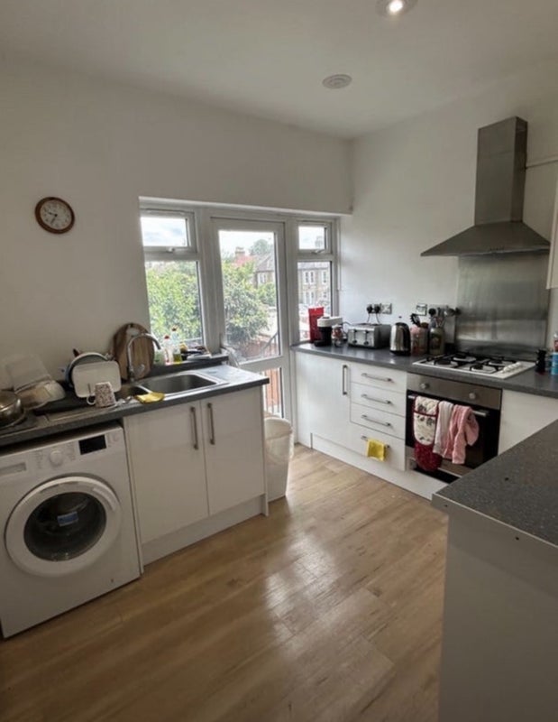 Room Blackshaw Road in Greater London