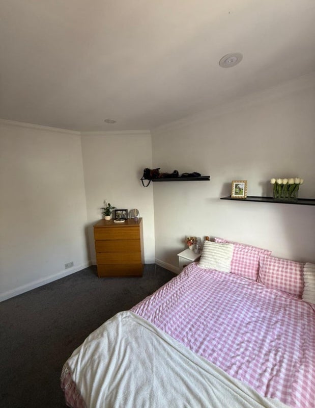 Room Blackshaw Road in Greater London