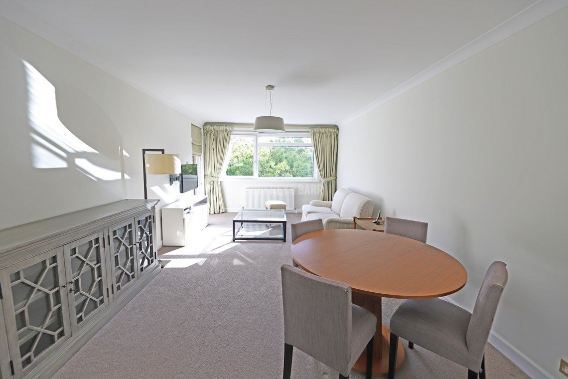 Flat Kingsley Way in Greater London