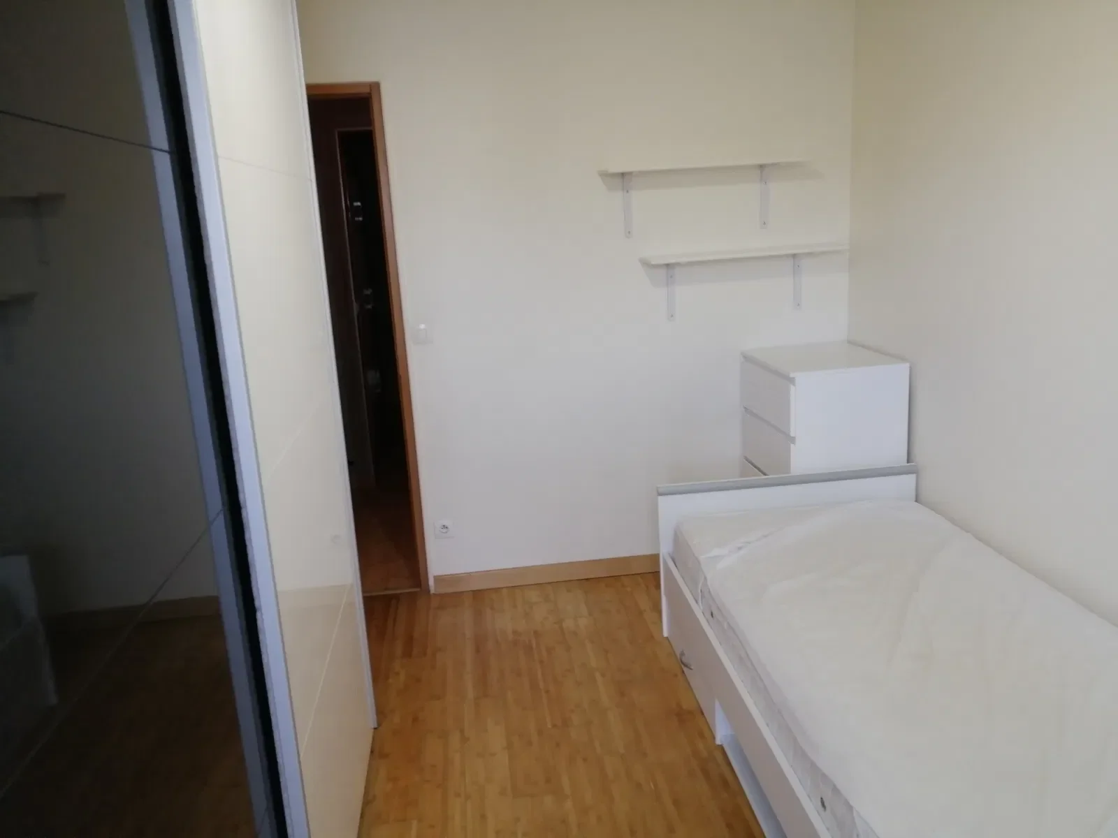 Room Rue des Bleuets in Montigny-le-Bretonneux