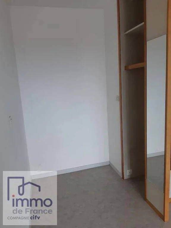 Flat Rue Pierre Semard in Grenoble