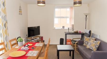 Flat Brompton Road in Leicester