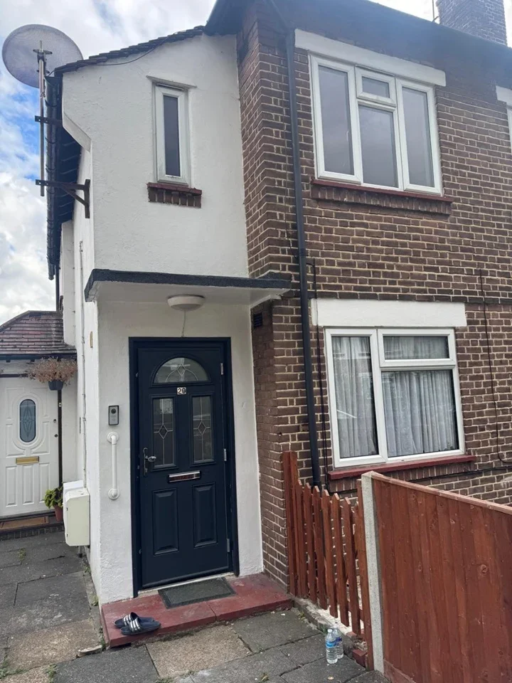 Flat Alexandra Close in London