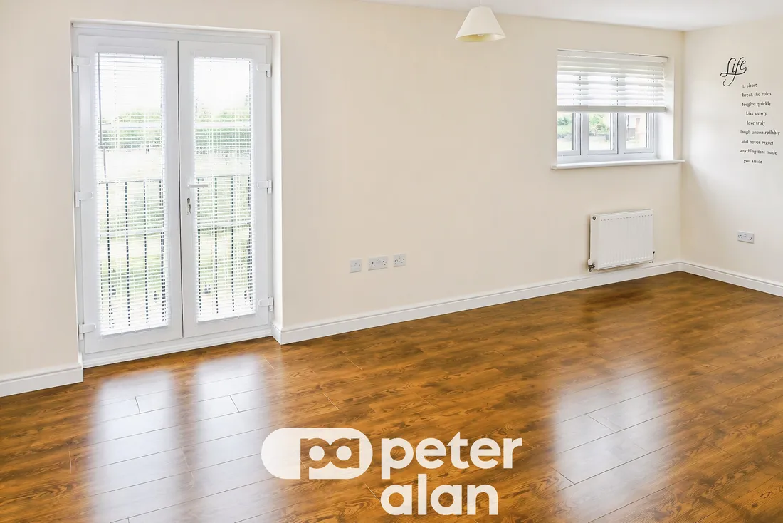 Flat Argosy Way in Newport