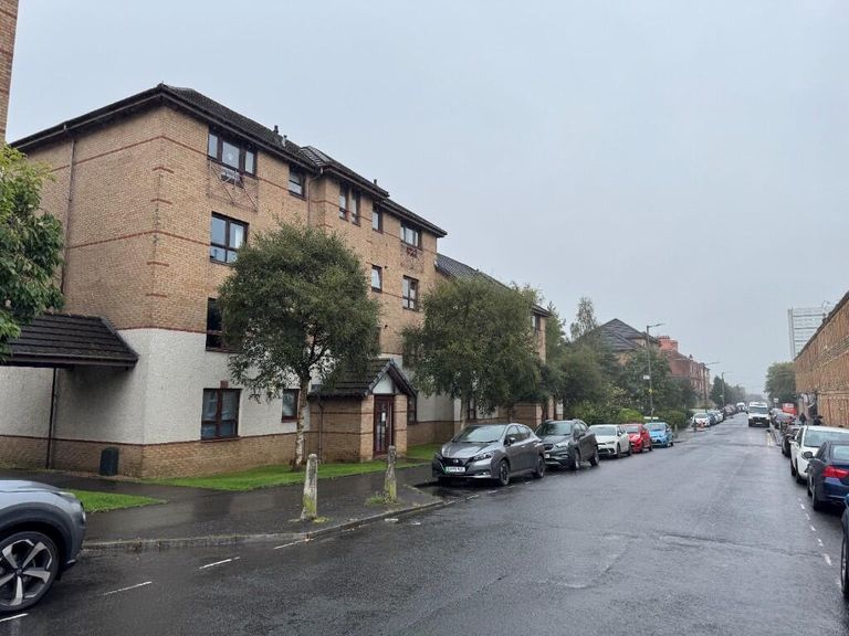 Flat Crow Road in Glasgow