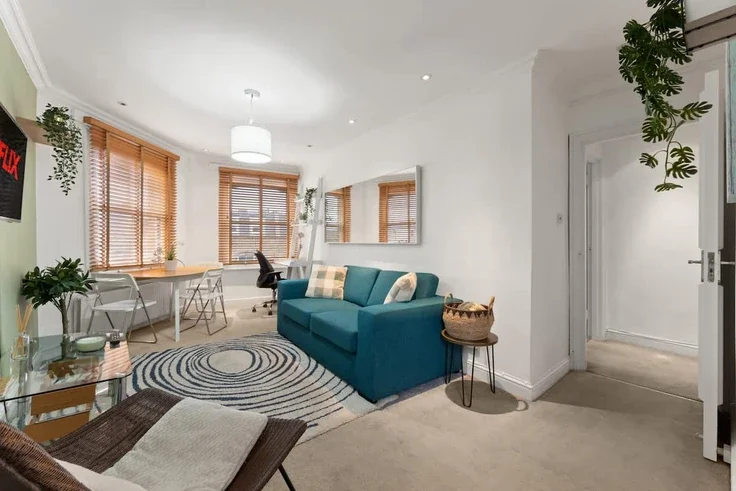Flat Hornsey Road in Greater London