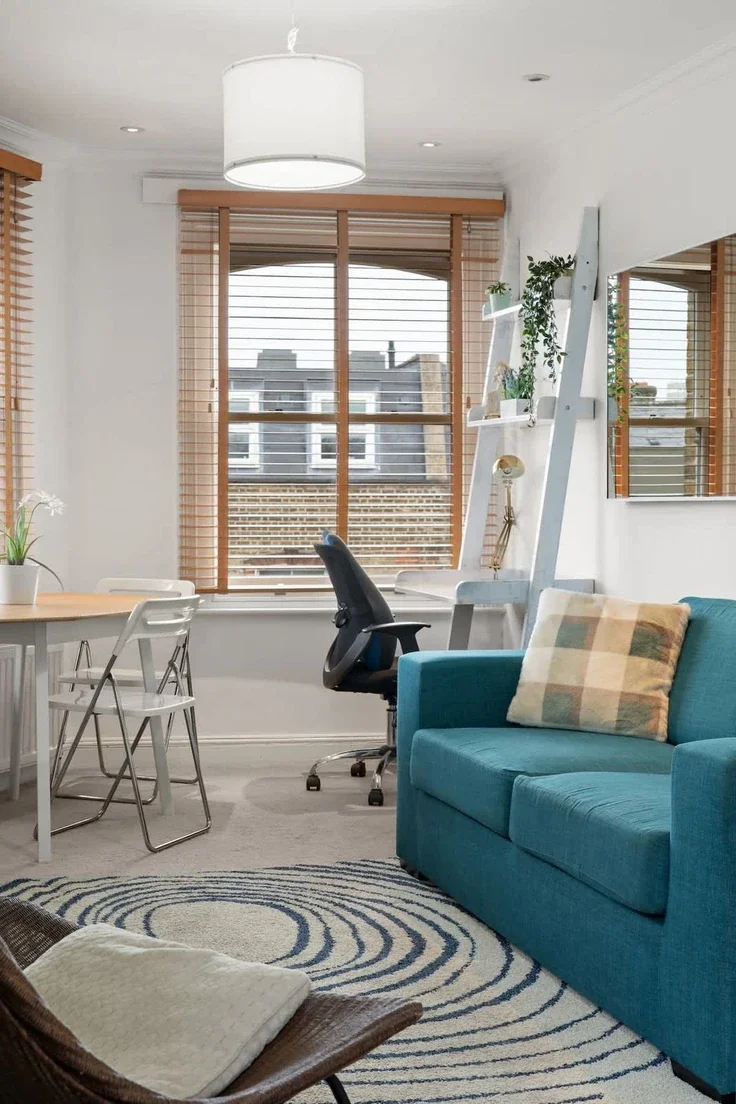Flat Hornsey Road in Greater London